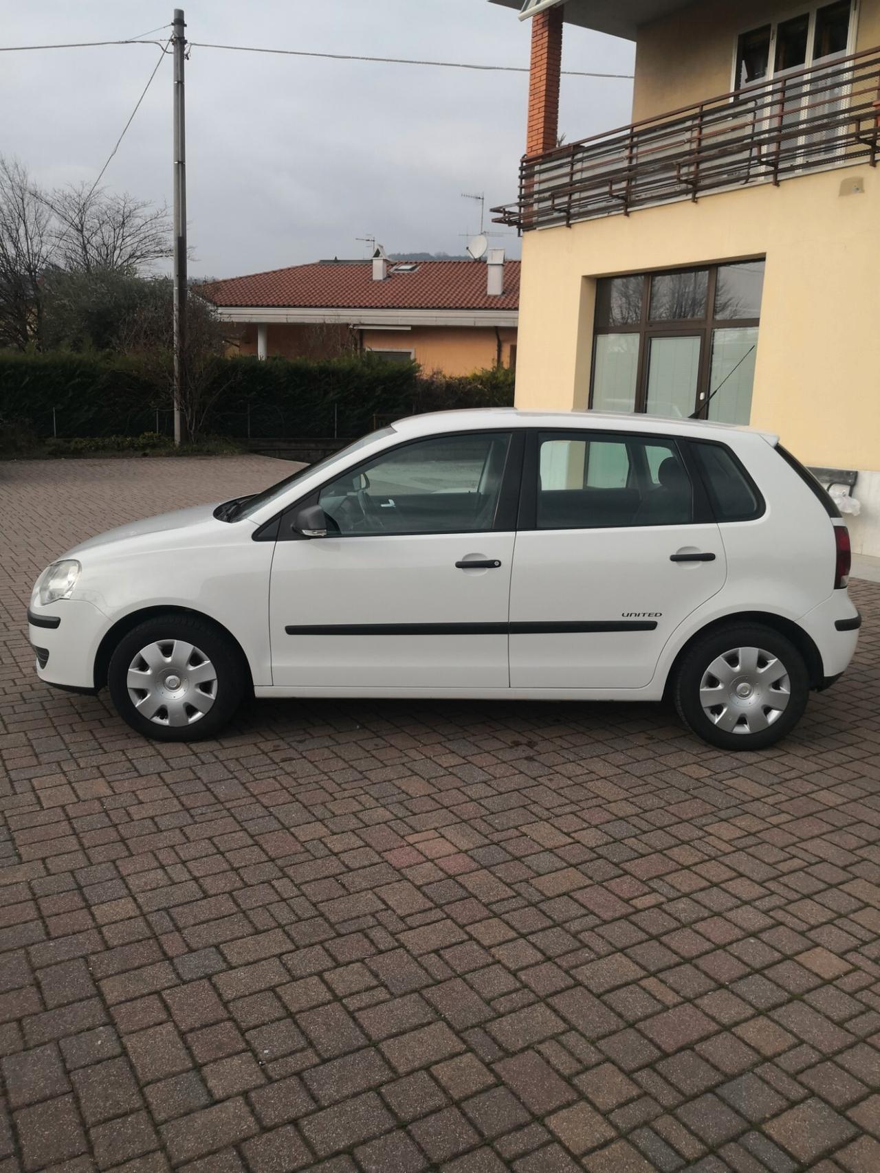 Volkswagen Polo 1. 2 benzina neopatentati