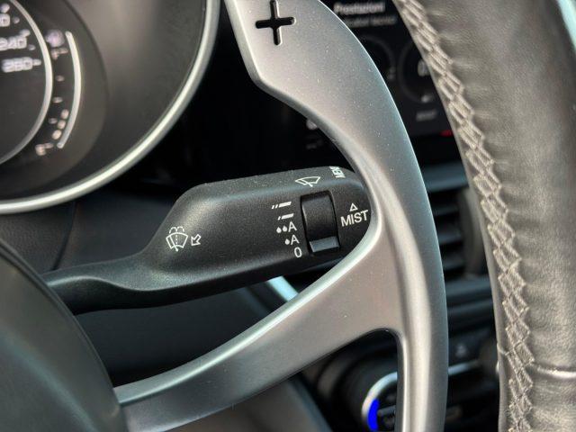 ALFA ROMEO Giulia 2.2 160 CV AT8 Executive Ambient Lighting/adaptive