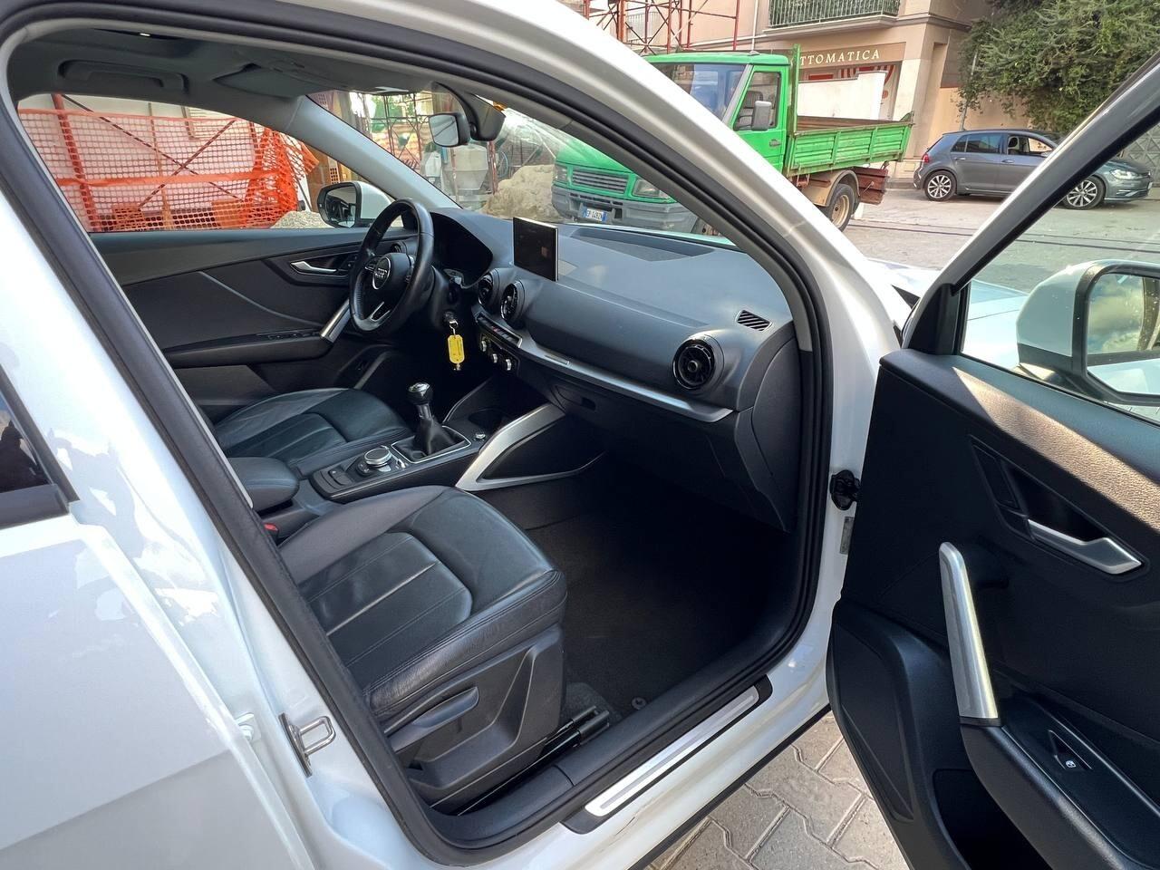 AUDI Q2 1.6 TDI Business