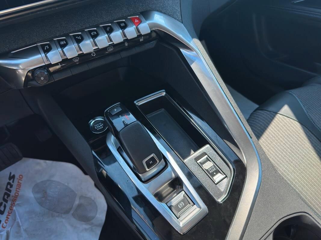 Peugeot 3008 II 1.5 bluehdi Allure Pack 130cv AUTOMATICA e CarPlay