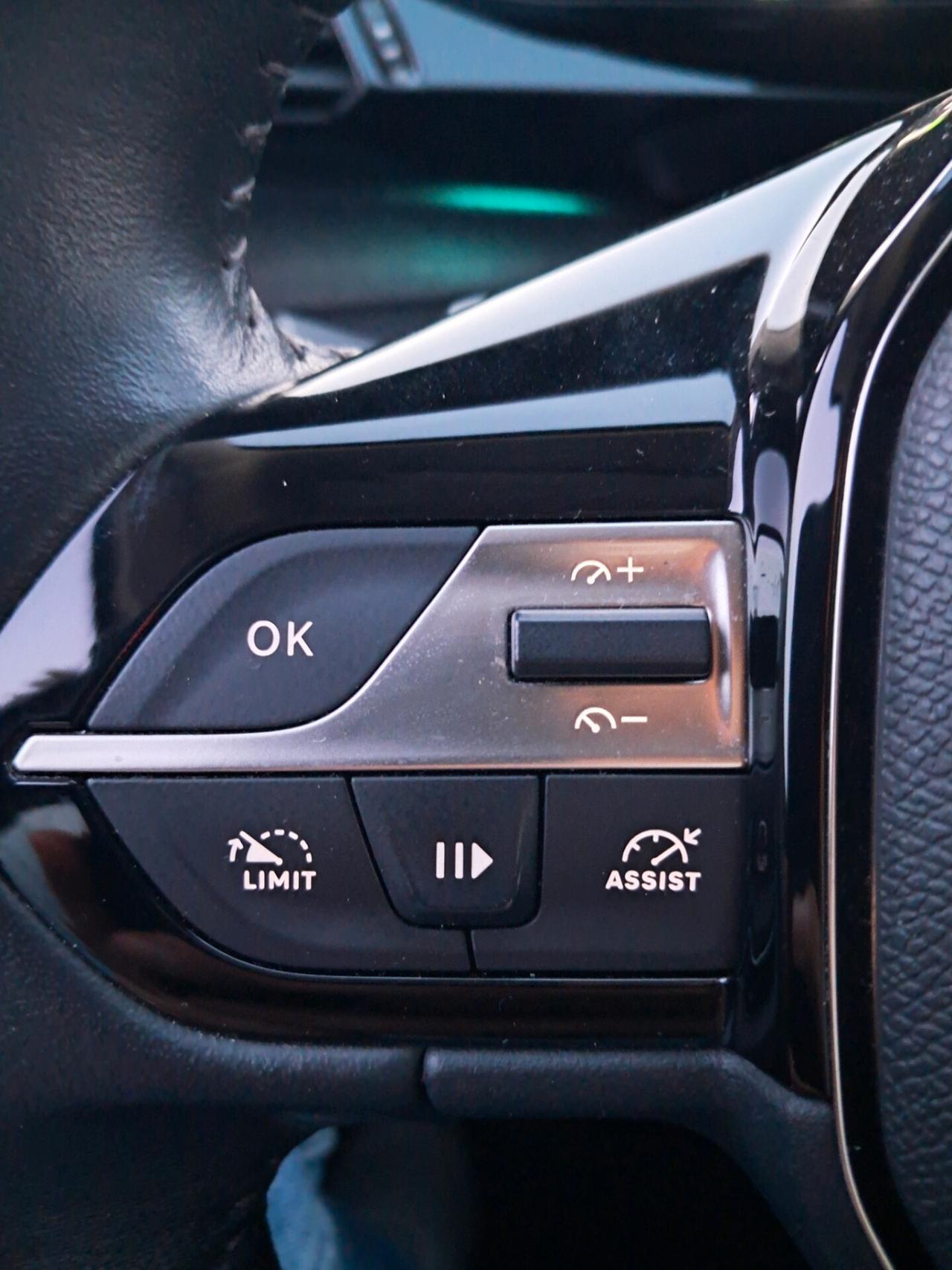 NEW Peugeot 308 HDi 130cv EAT8 Allure *LED-PELLE-NAVY*