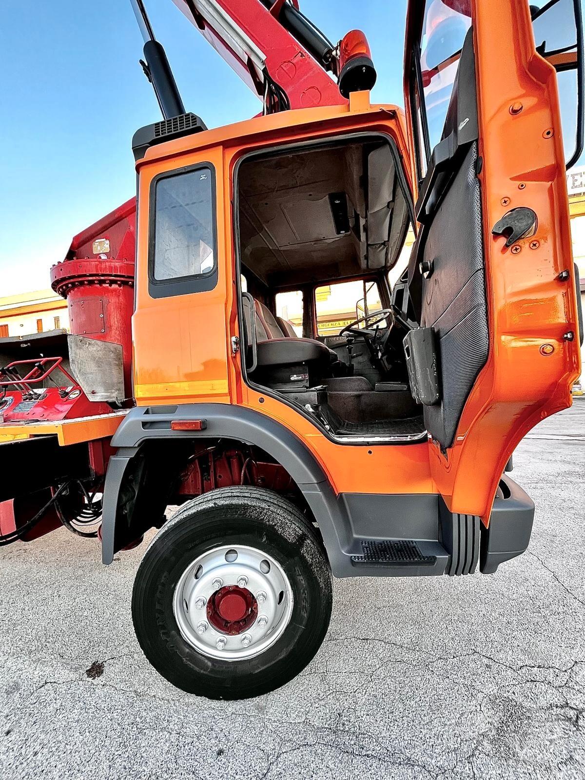 PIATTAFORMA AEREA IVECO 145-17 CESTELLO H. 20MT – SCALIFICIO RIMINESE