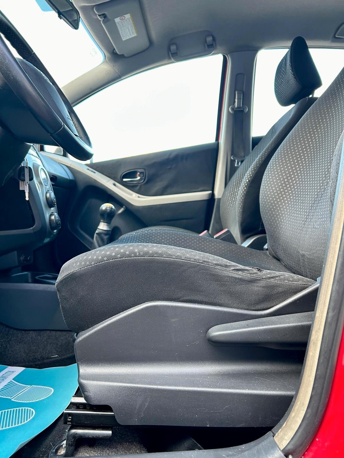 Toyota Yaris 1.0 5 porte Sol - ok neopatentato