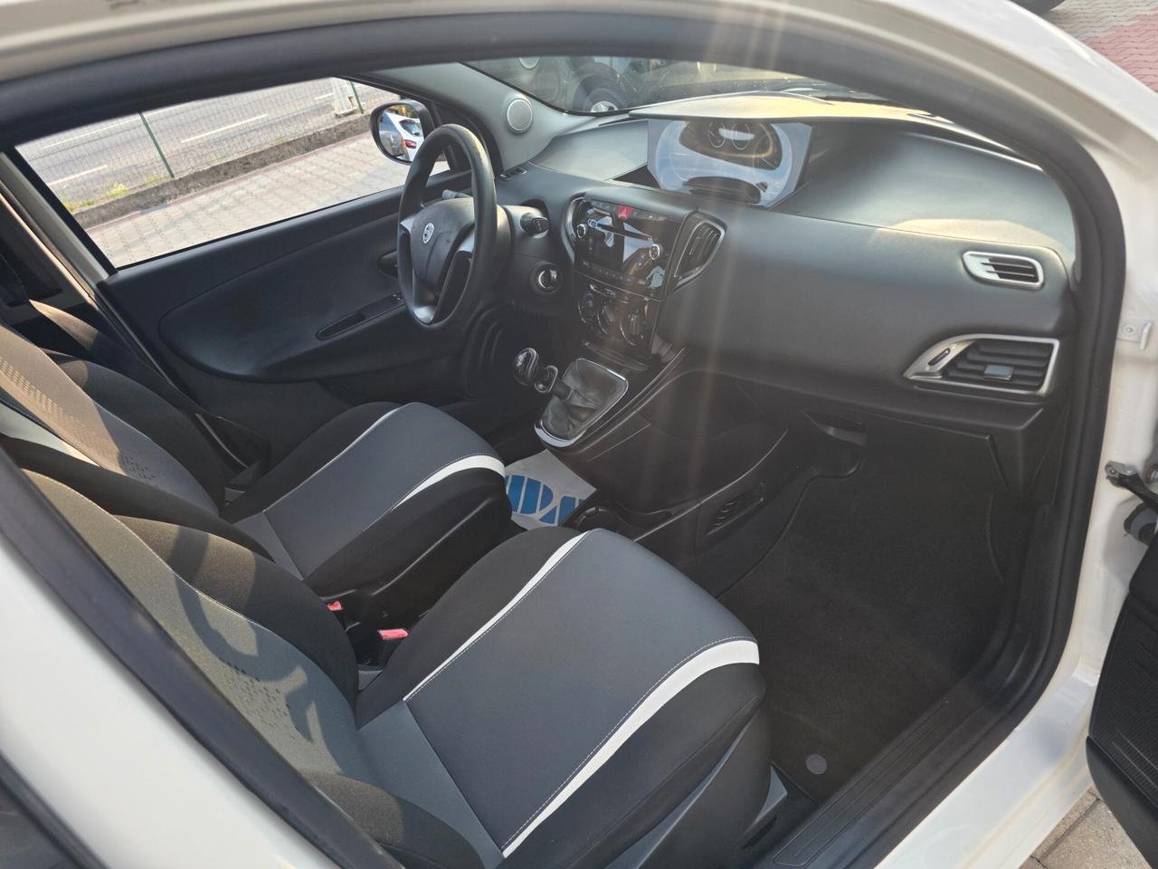 Lancia Ypsilon 1.2 69cv perfetta e garantita 12 mesi