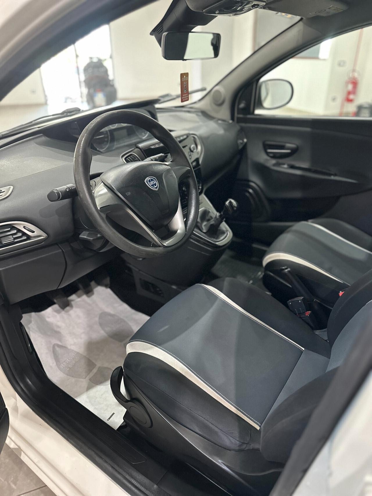Lancia Ypsilon 1.3 MJT 16V 95 CV 5 porte S&S Elle