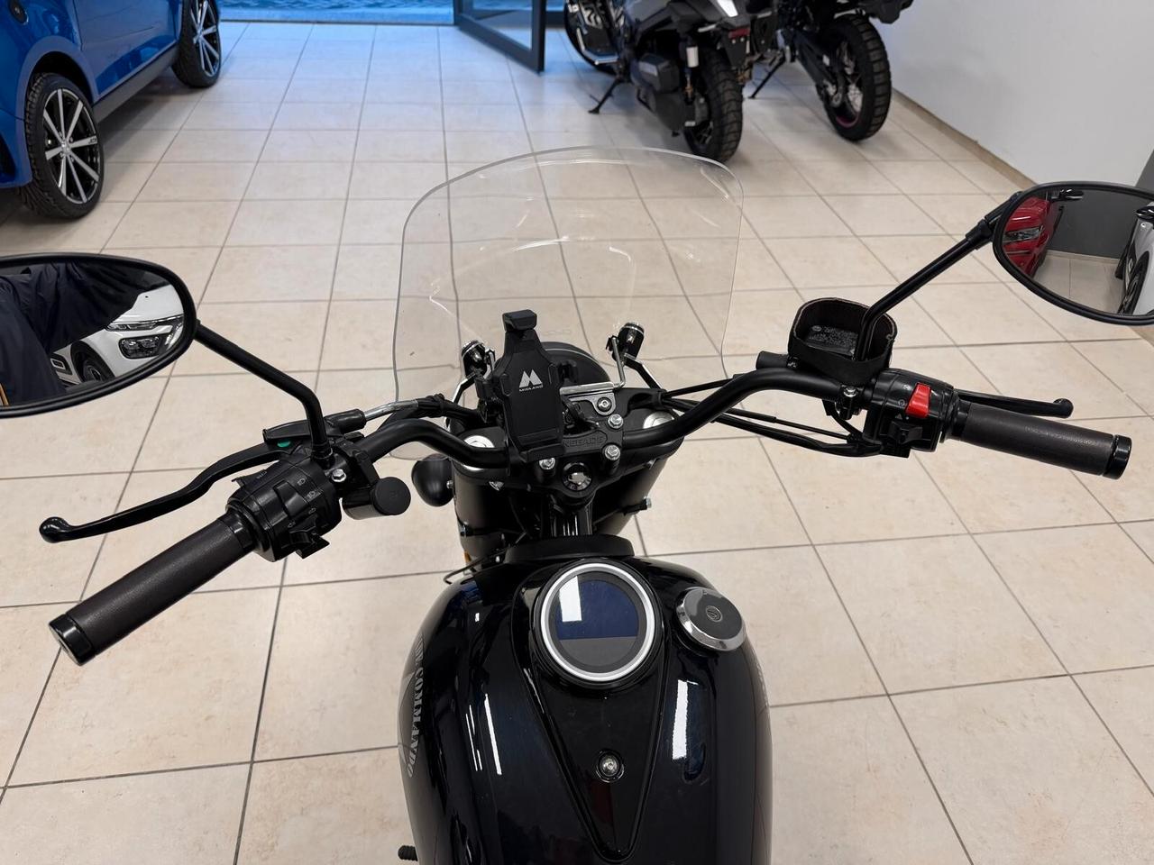 Um Renegade Commando 300 TOTAL BLACK