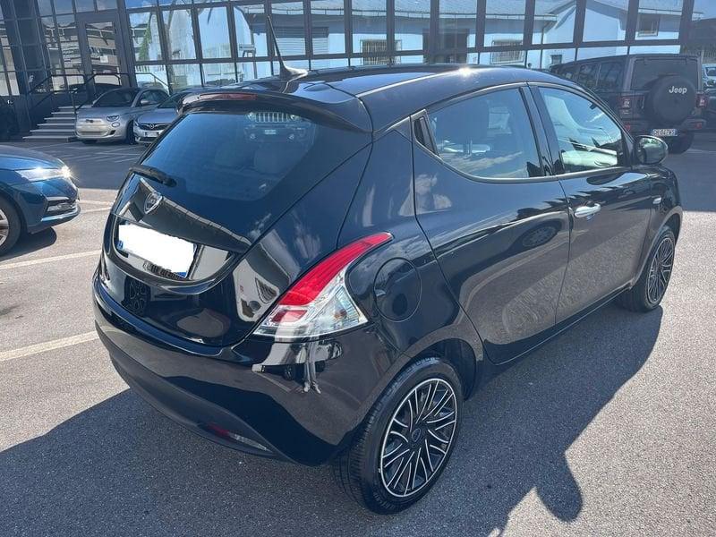 Lancia Ypsilon Ypsilon 1.0 FireFly 5 porte S&S Hybrid Silver