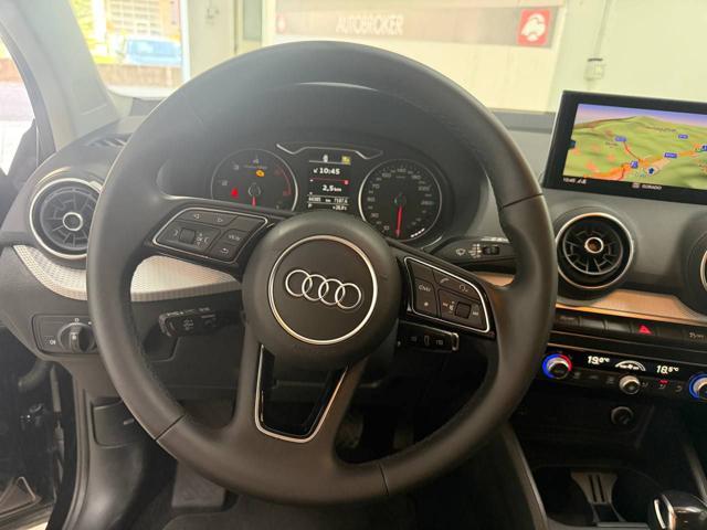 AUDI Q2 35 TDI quattro S tronic Business