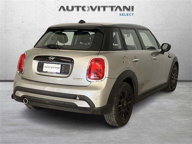 MINI Mini 5 Porte 1.5 Twin Power Turbo Cooper Essential