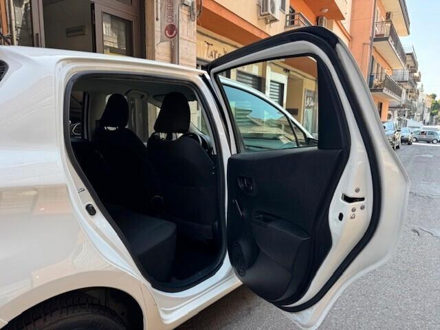 Toyota Yaris 1.4 D-4D 5 porte Lounge
