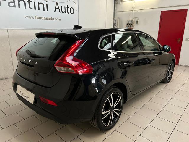 VOLVO V40 D2 1.6 Summum