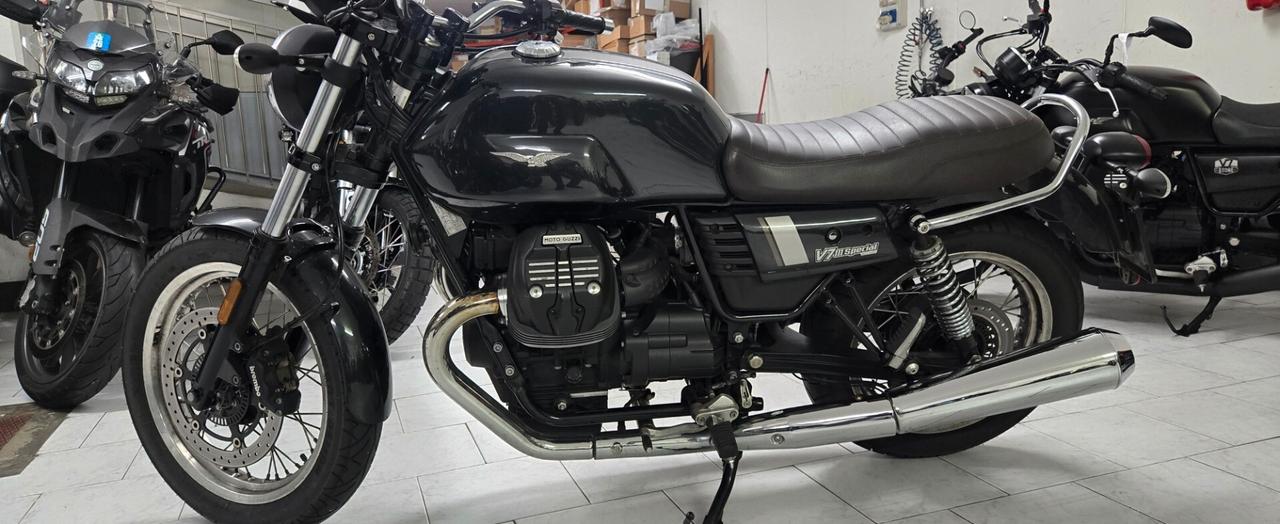 Moto Guzzi V7 SPECIAL ABS