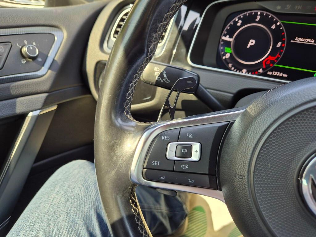 Volkswagen Golf R-LINE 7.5 2.0 TDI DSG 5p