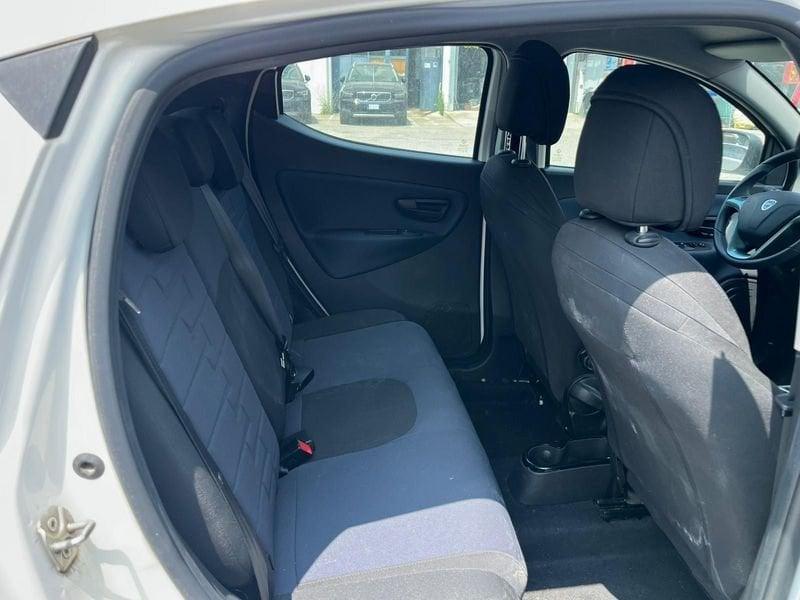 Lancia Ypsilon Ypsilon 1.0 FireFly 5 porte S&S Hybrid Platino