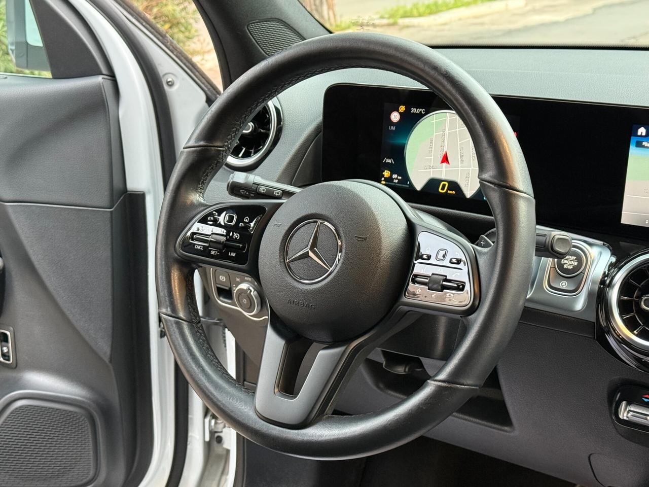 Mercedes GLB 180d Automatic PELLE CAMERA NAVI 2021
