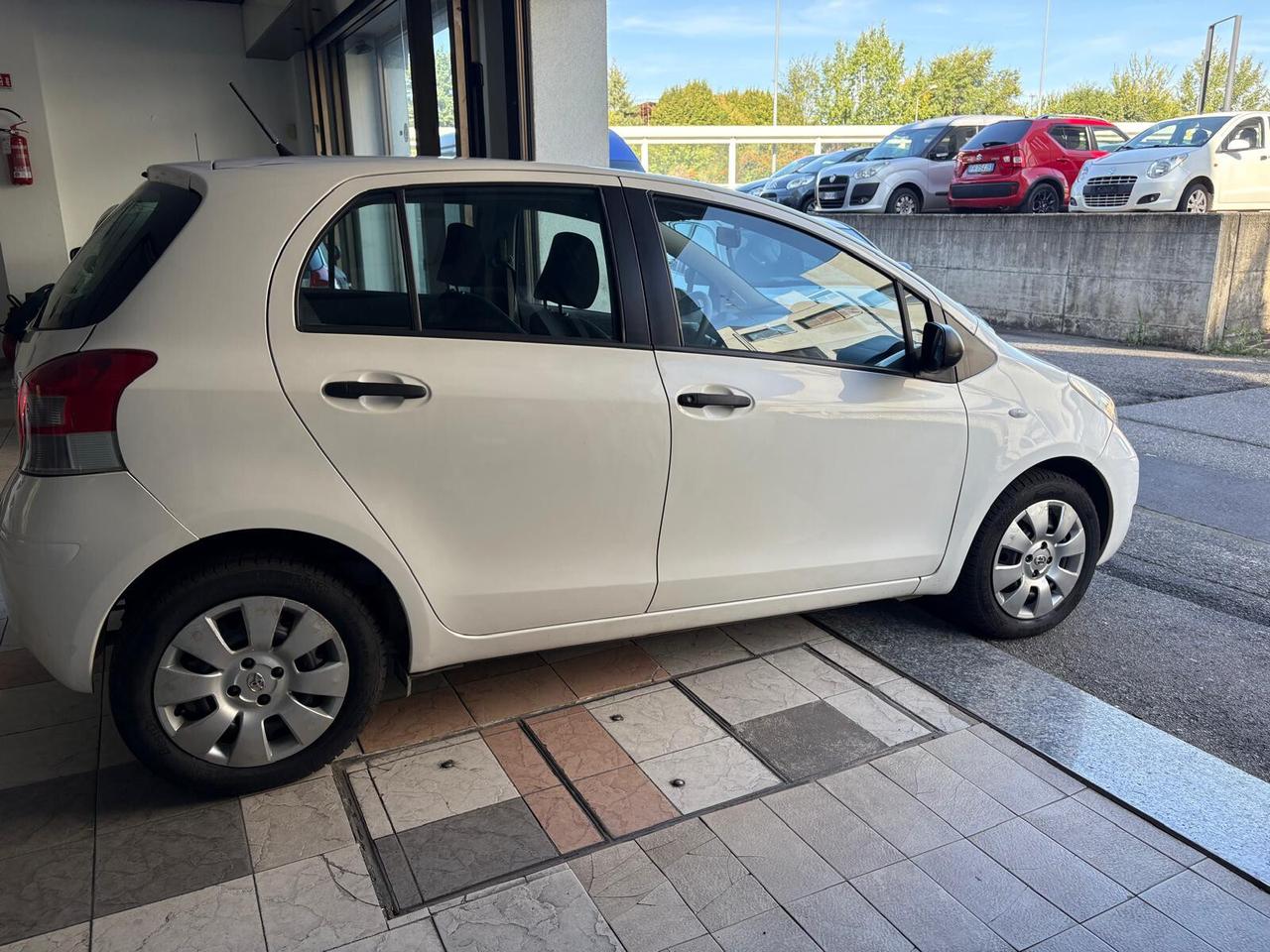Toyota Yaris 1.0 5 porte