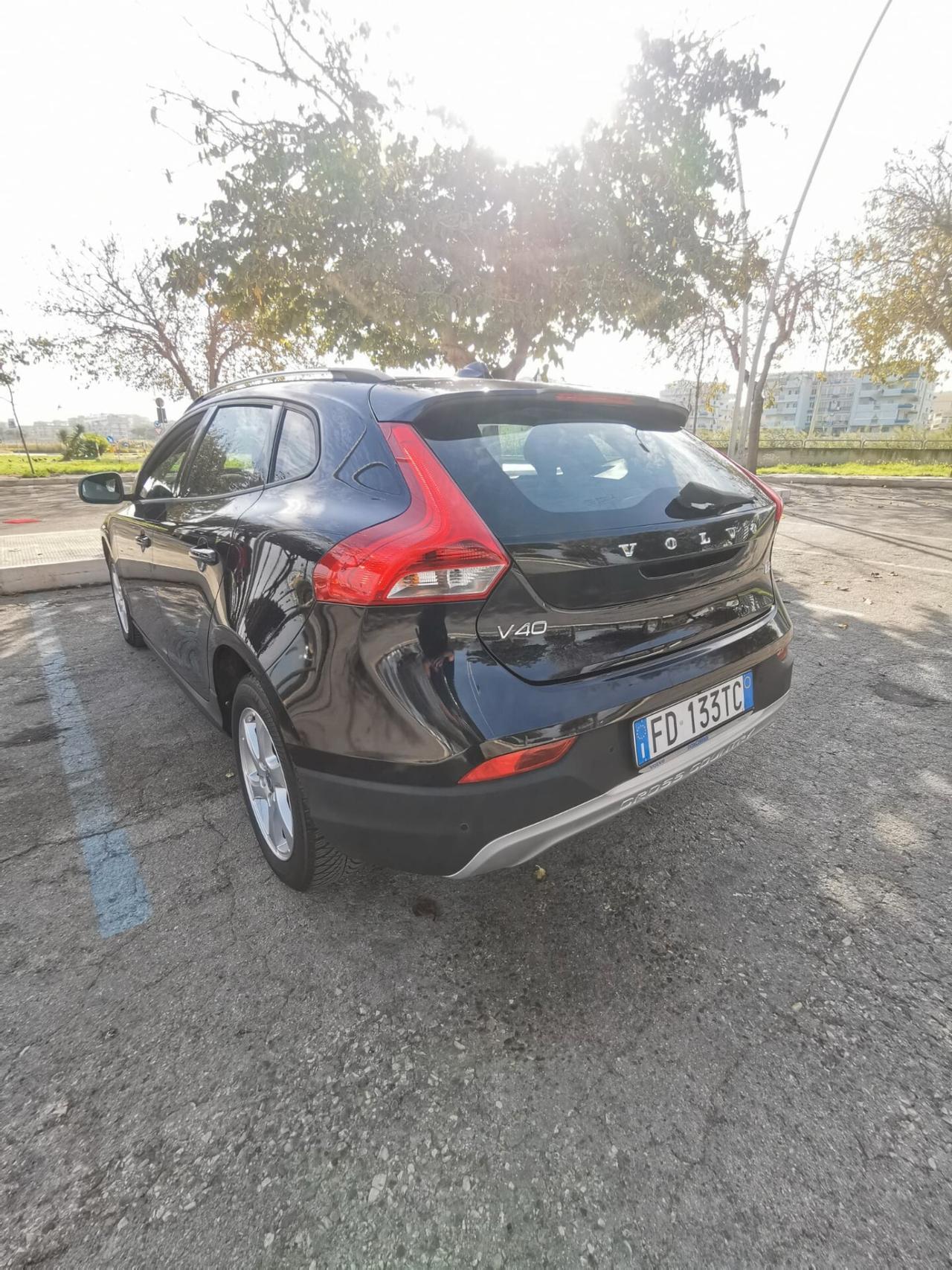 Volvo V40 Cross Country D2 Summum - 2016