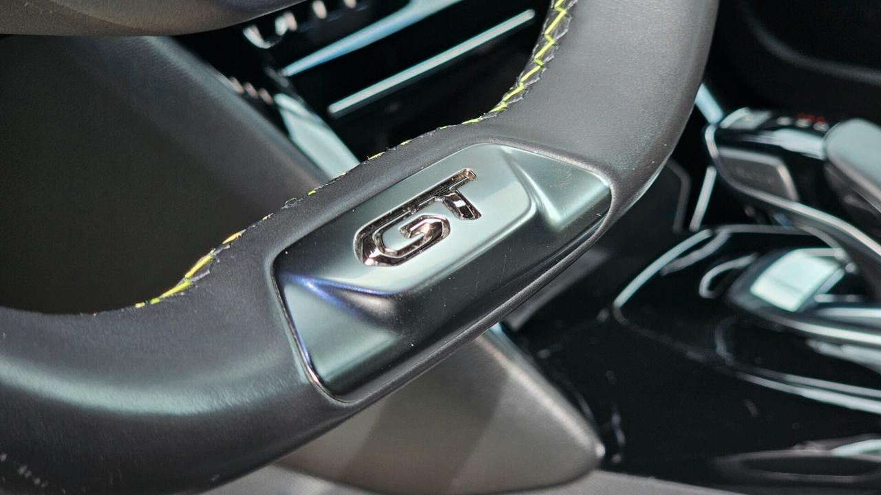 Peugeot 2008 PureTech 130cv S&S EAT8 GT