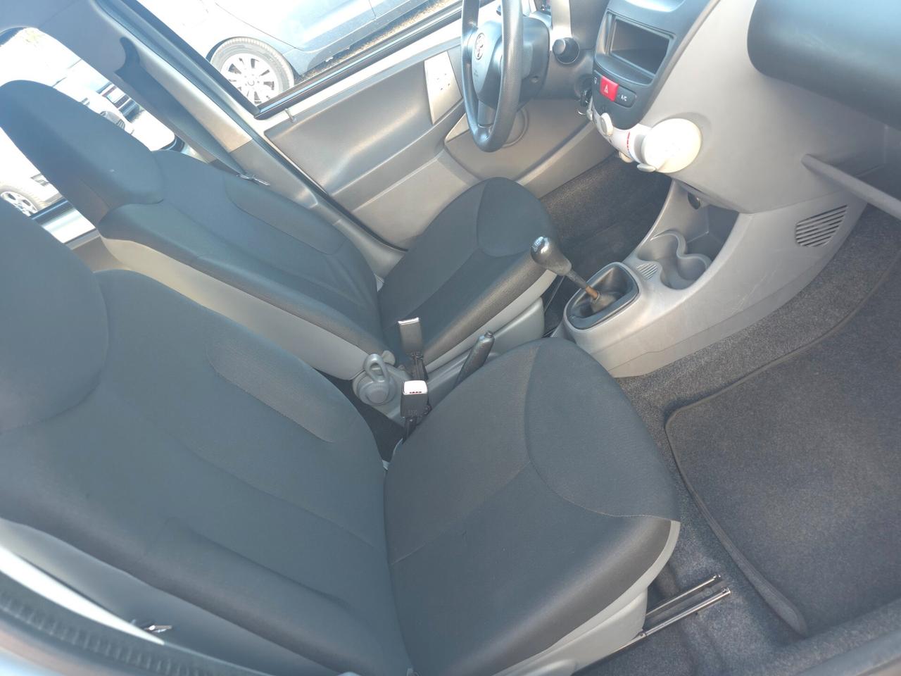 Toyota Aygo 1.0 12V VVT-i 5 porte Sol