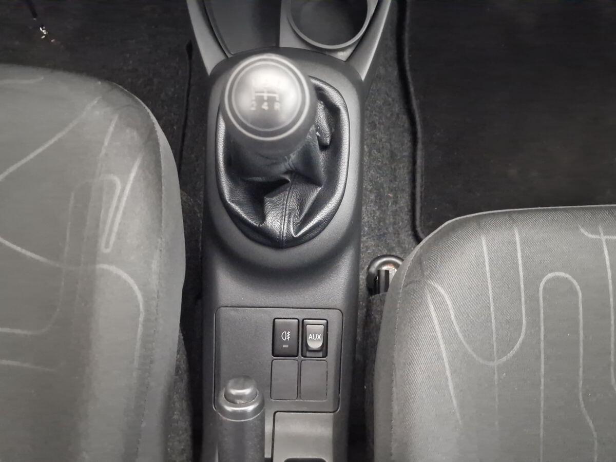 TOYOTA YARIS 1.0 NOW