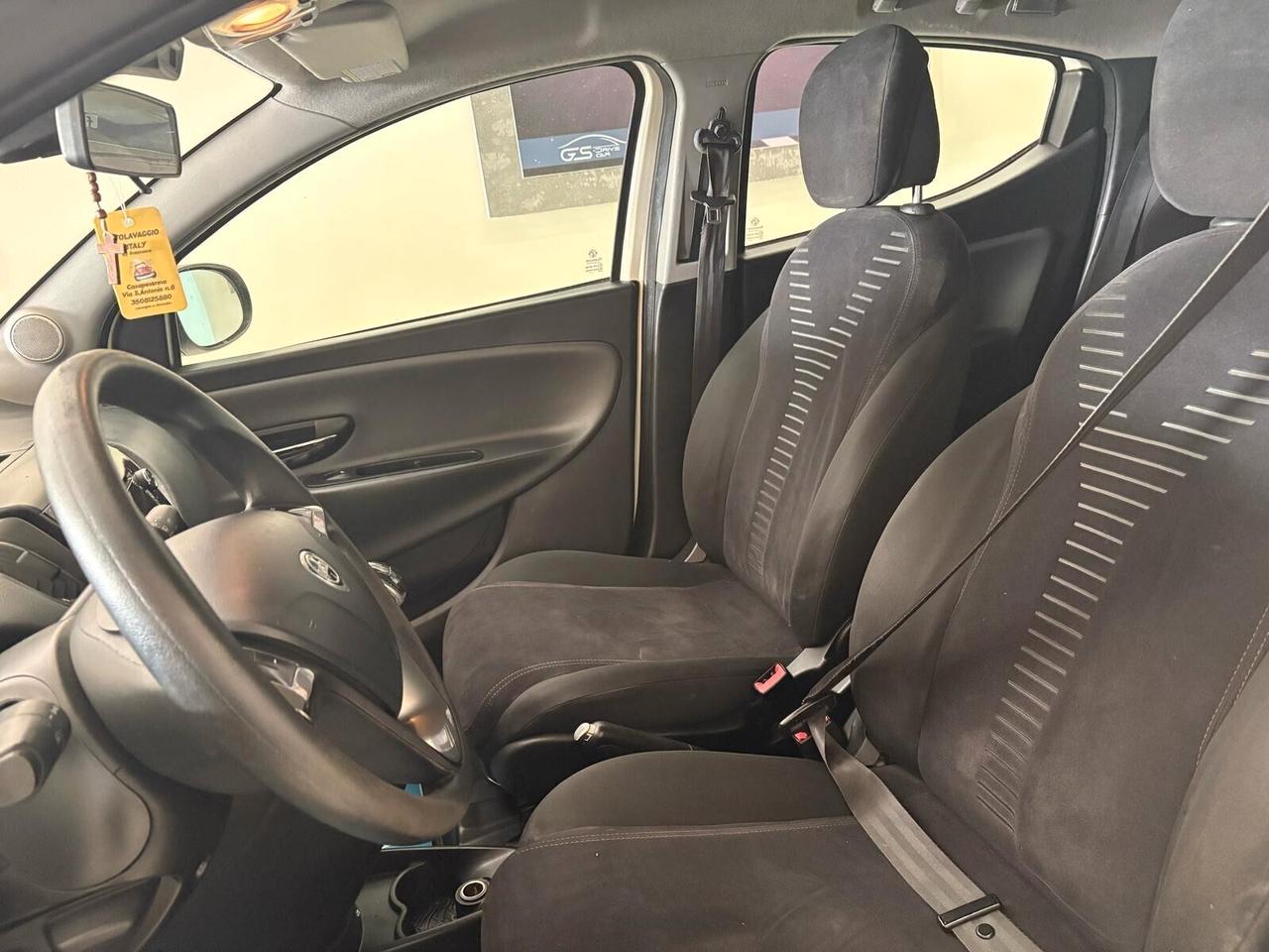 Lancia Ypsilon 1.2 69 CV 5 porte S&S Platinum