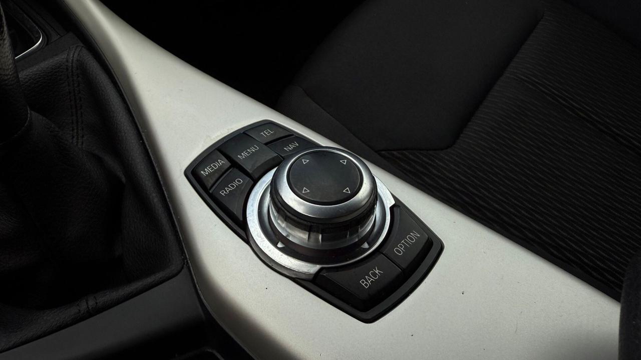 Bmw 116 116d 5p. Urban