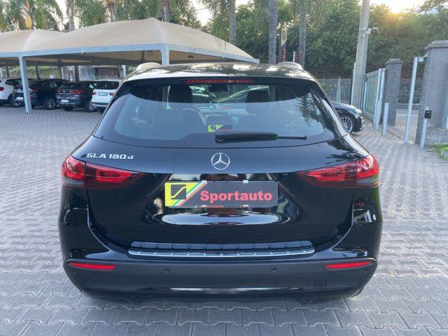 MERCEDES-BENZ GLA 180 d Automatic Sport