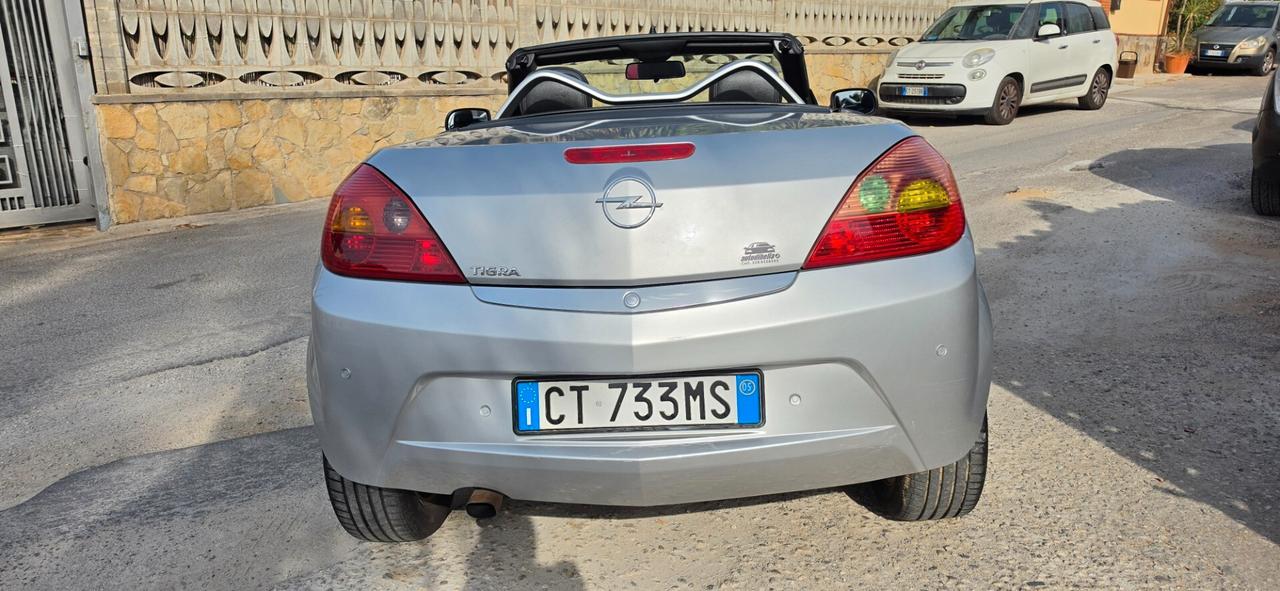 Opel Tigra TwinTop 1.4 16V Sport