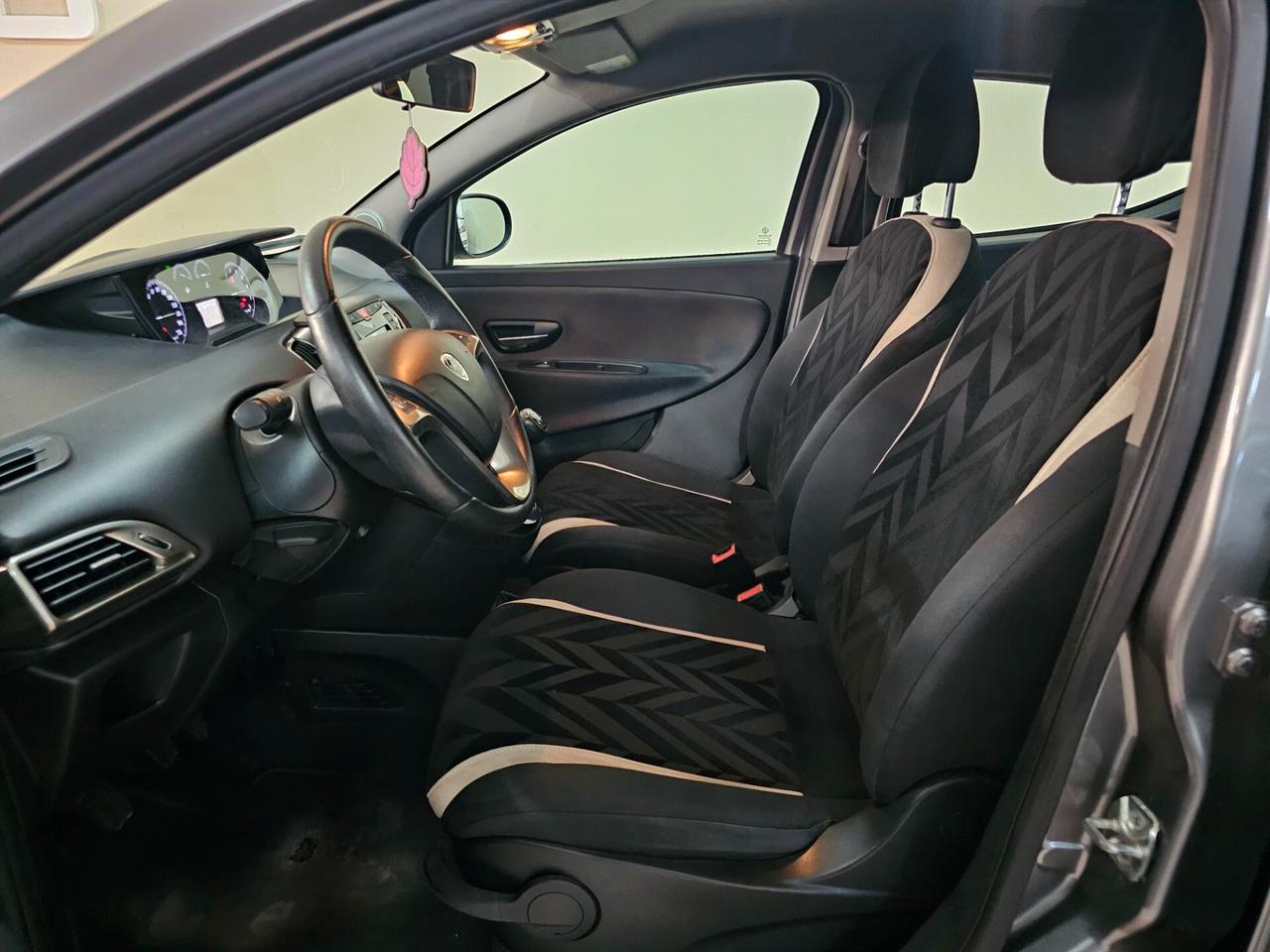 Lancia Ypsilon 1.2 69 CV 5 porte GPL Ecochic Gold