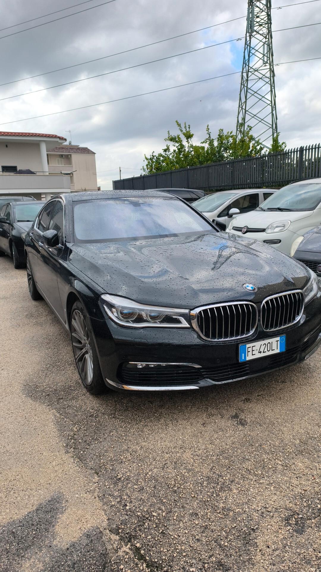 Bmw 750 750i xDrive Eccelsa iper full pochi km