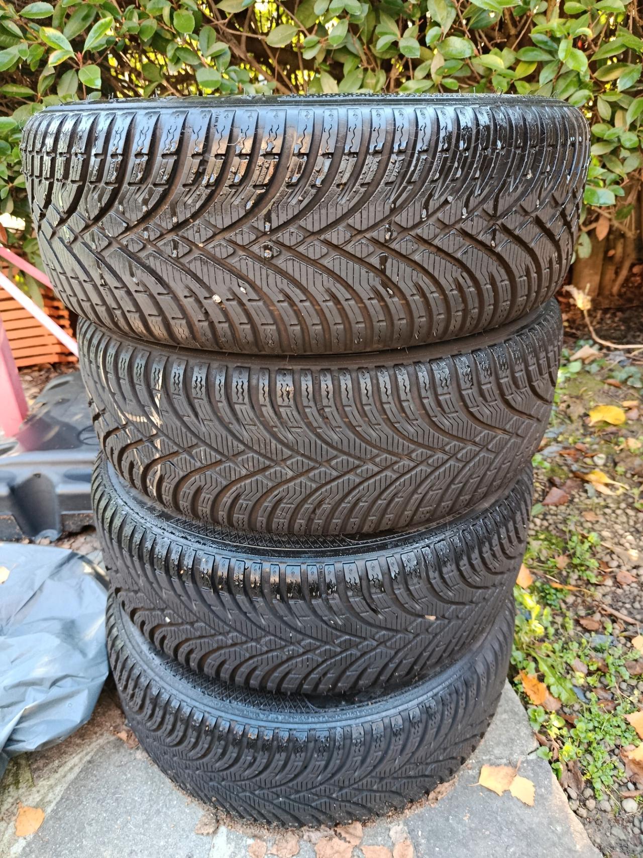 Ford Fiesta 1.5 TDCi 75CV 5 porte Business DOPPIO TRENO PNEUMATICI CON CERCHI