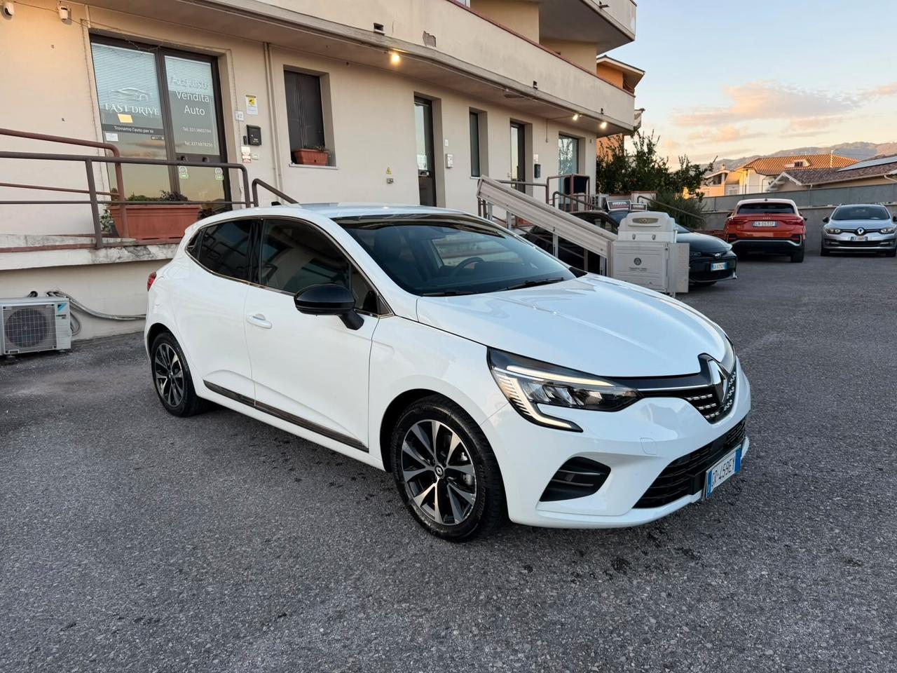 Renault Clio 1.6 E-Tech full hybrid Techno 145cv