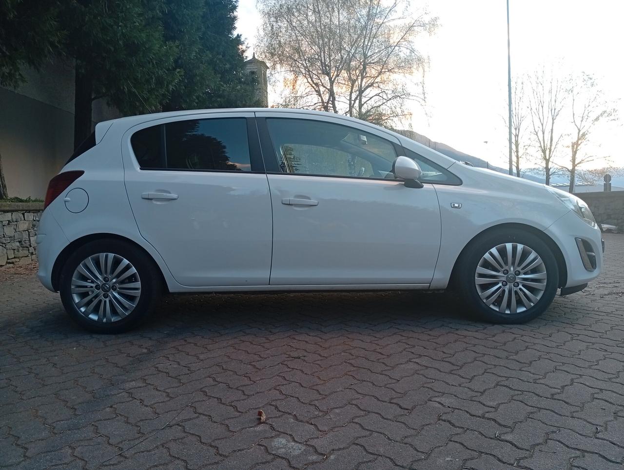 Opel Corsa 1.2 3 porte Club