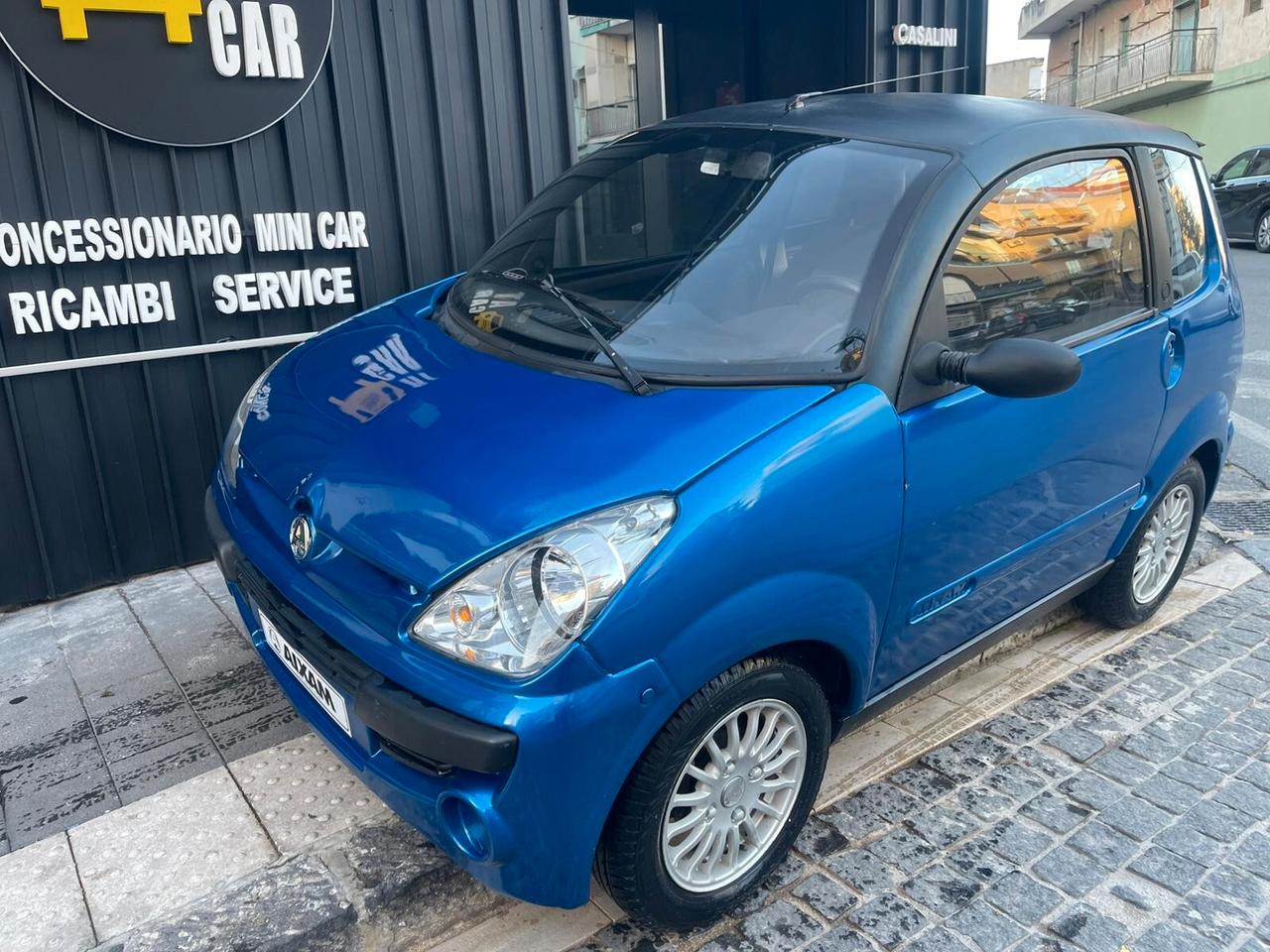 Minicar Aixam City blue edition