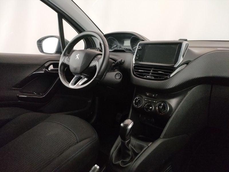 Peugeot 208 I 2015 PEUGEOT 1.2 VTI STYLE