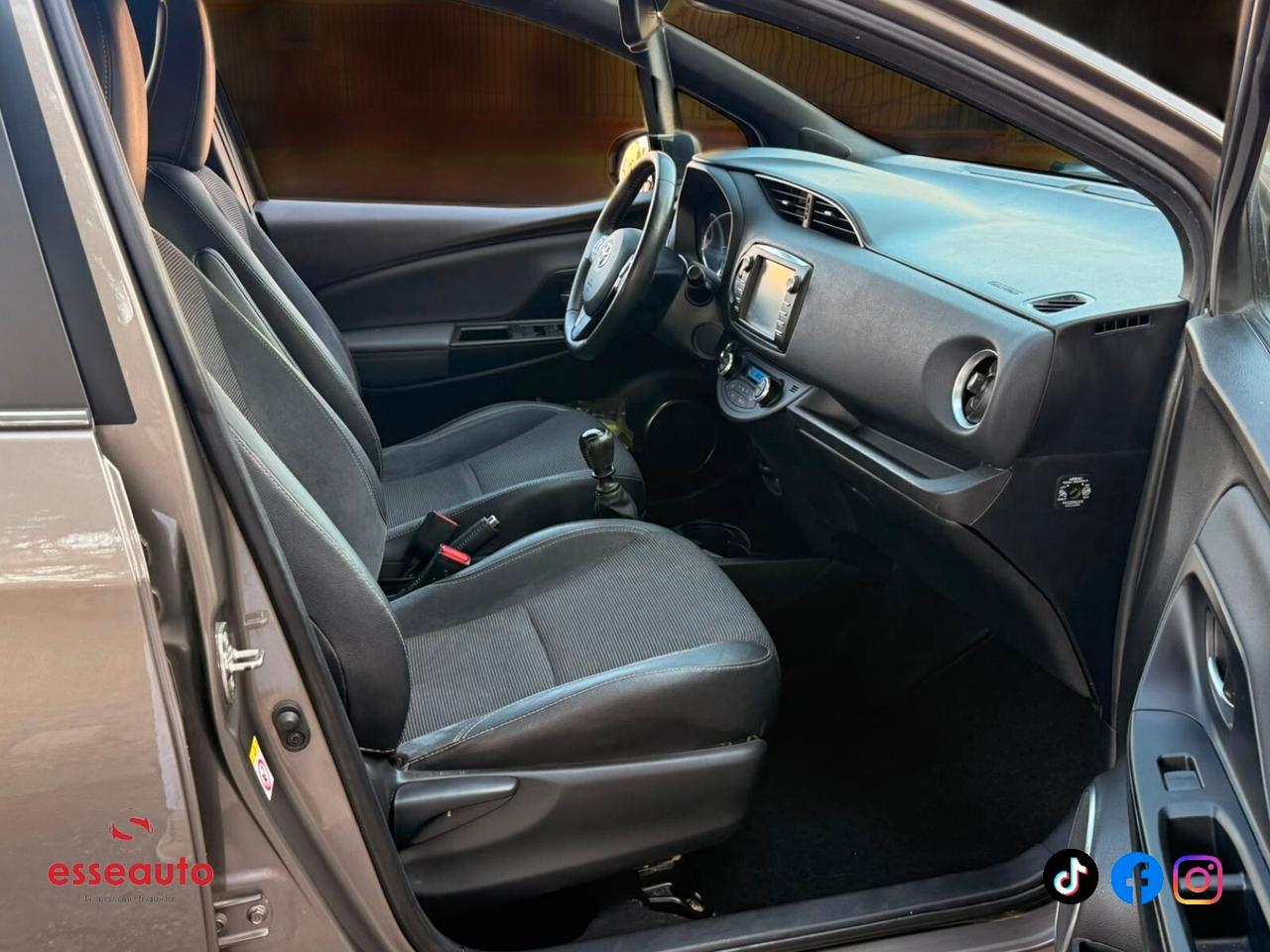 Toyota Yaris 1.5 5 porte Lounge