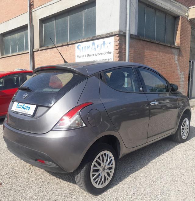 LANCIA Ypsilon Metano Ecochic Silver