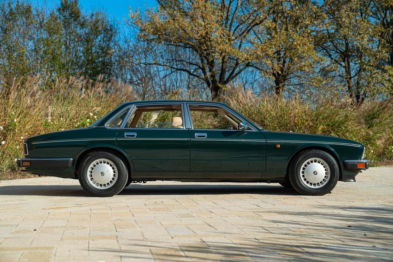 DAIMLER XJ 40 - JAG00075