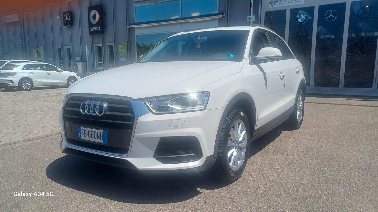 Audi Q3 2.0 TDI 150 CV S-Line Esterno