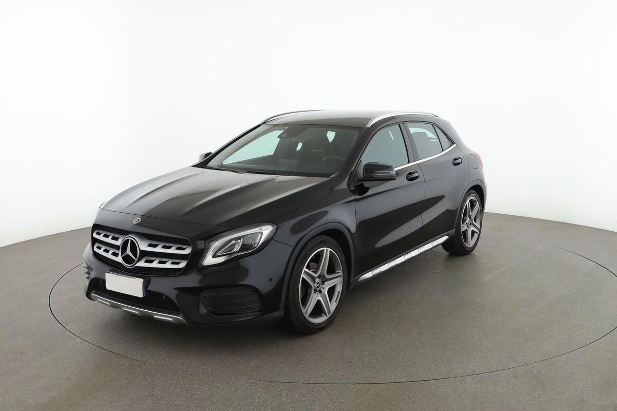 MERCEDES- BENZ GLA 200 D 136CV AMG PREMIUM PLUS 4MATIC
