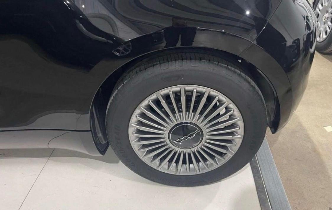 Fiat 500 500e Berlina 23,8 kWh Icon