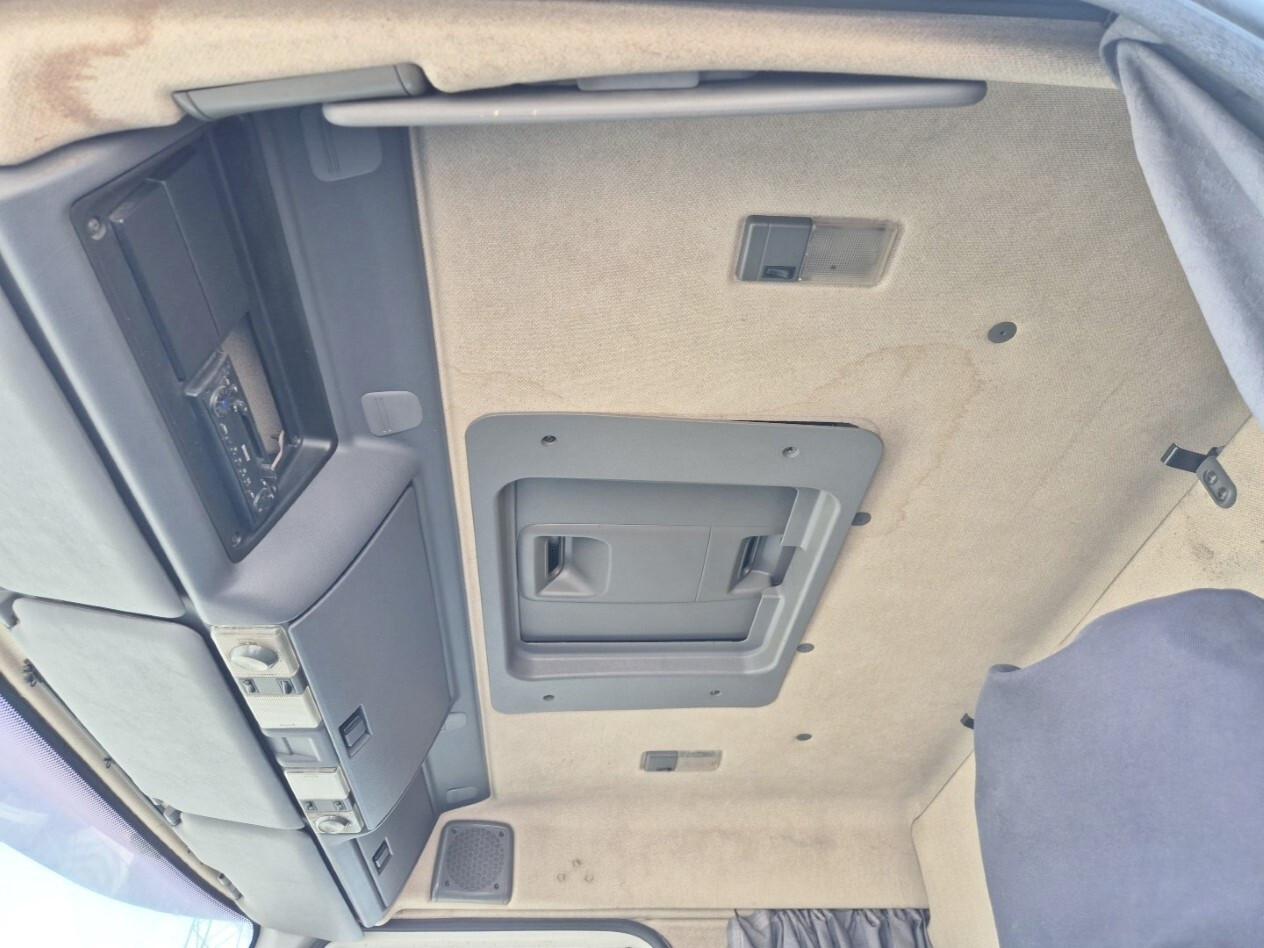 RENAULT MIDLUM 220.12 cassone fisso con gru