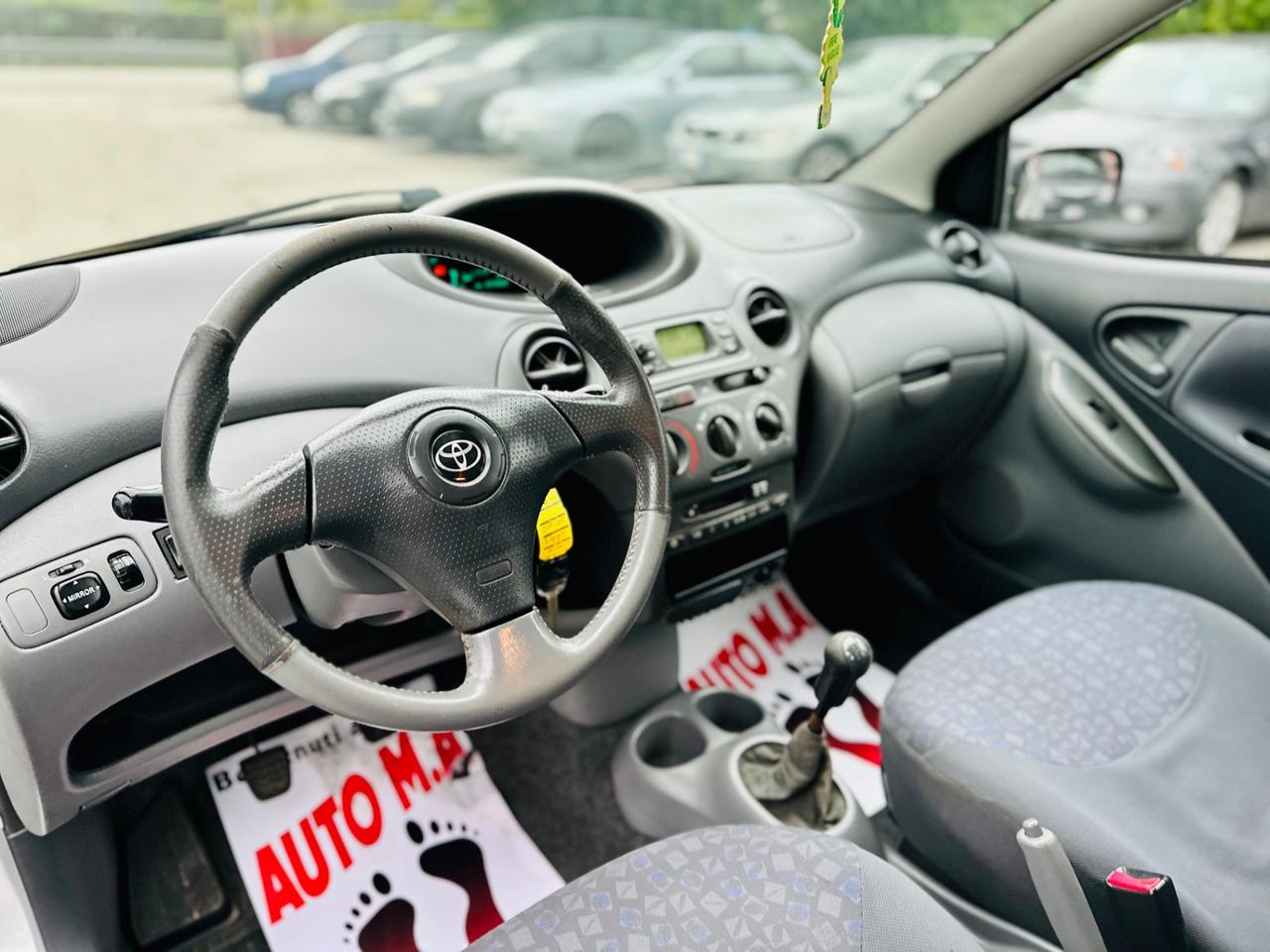 Toyota Yaris 1.3i 16V cat 5 porte Luna