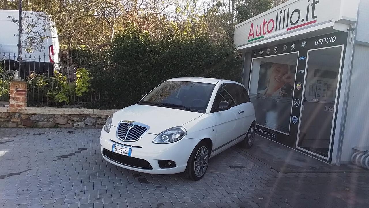 Lancia Ypsilon 1.2 69 CV Unyca