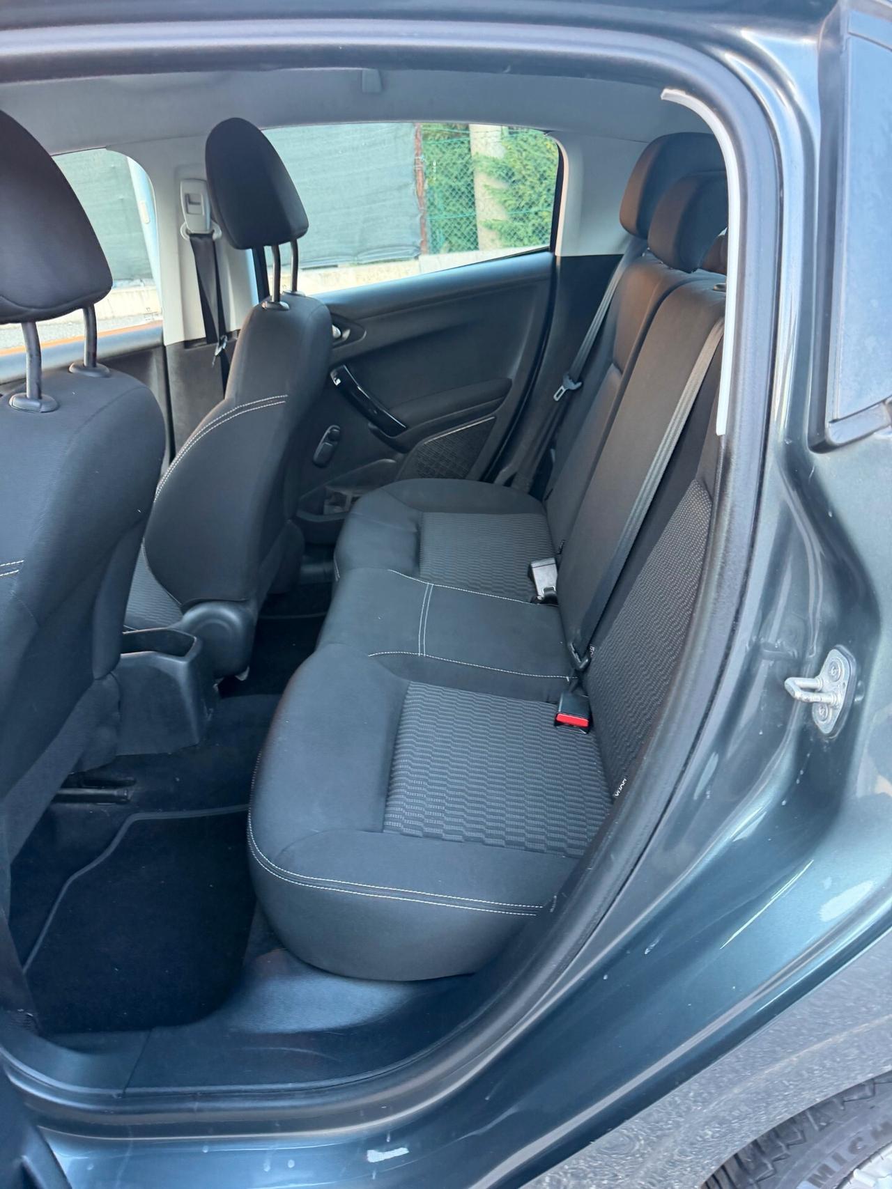 Peugeot 208 1.6 - NEOPATENTATI - 12 MESI DI GARANZIA -