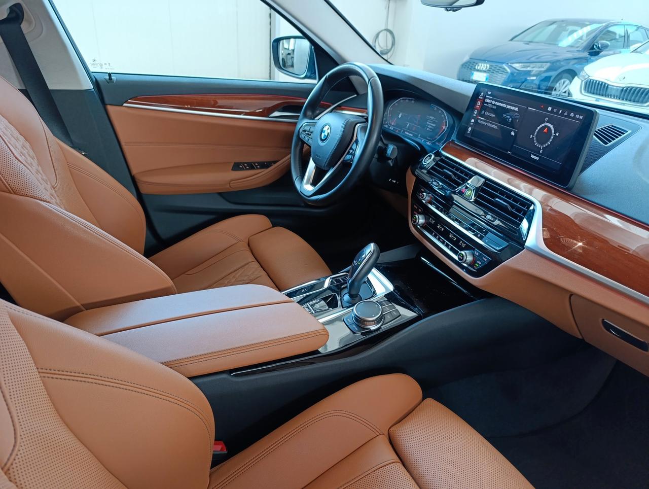 BMW 520 d Touring mhev 48V xdrive Business auto