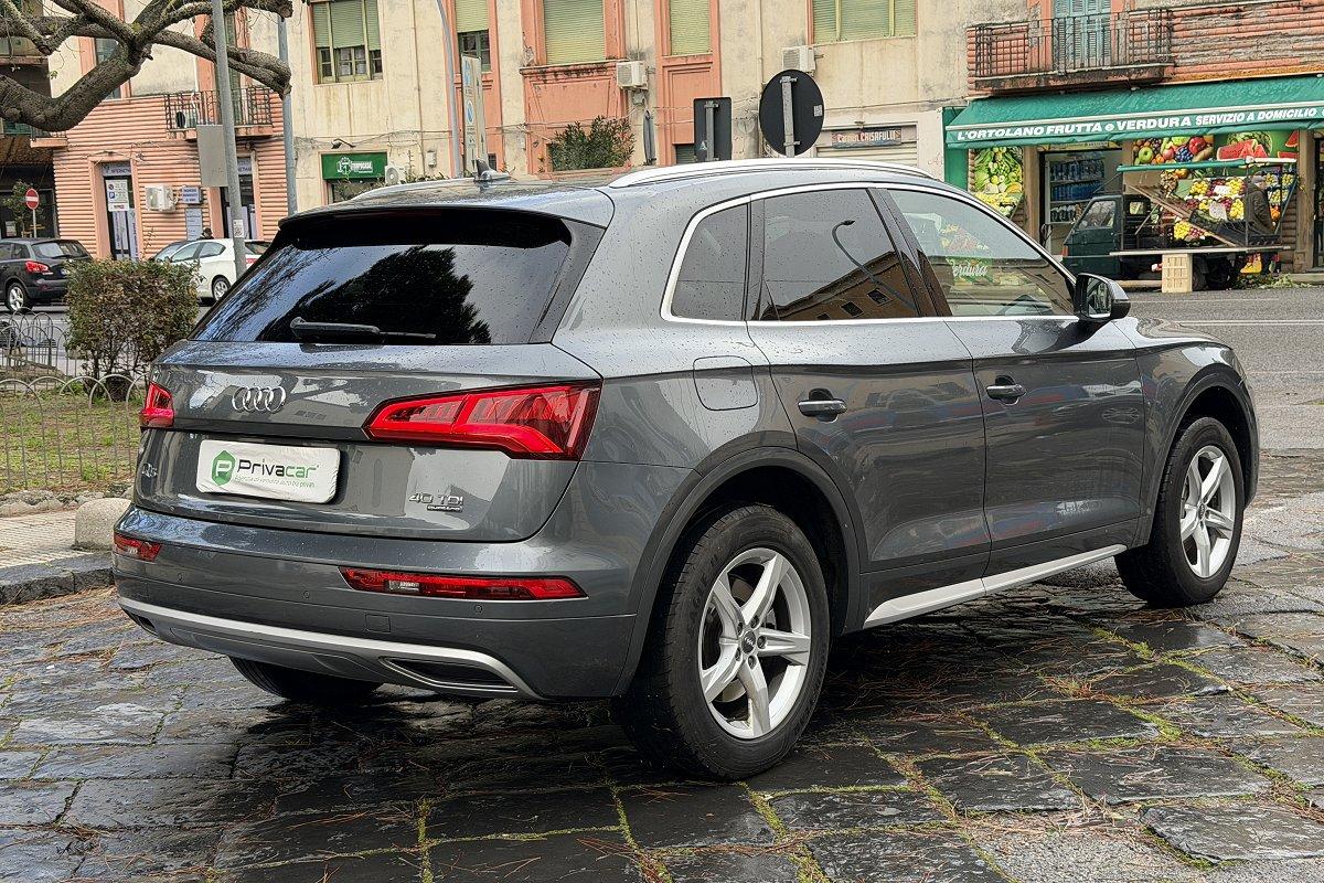 AUDI Q5 40 TDI quattro S tronic Business