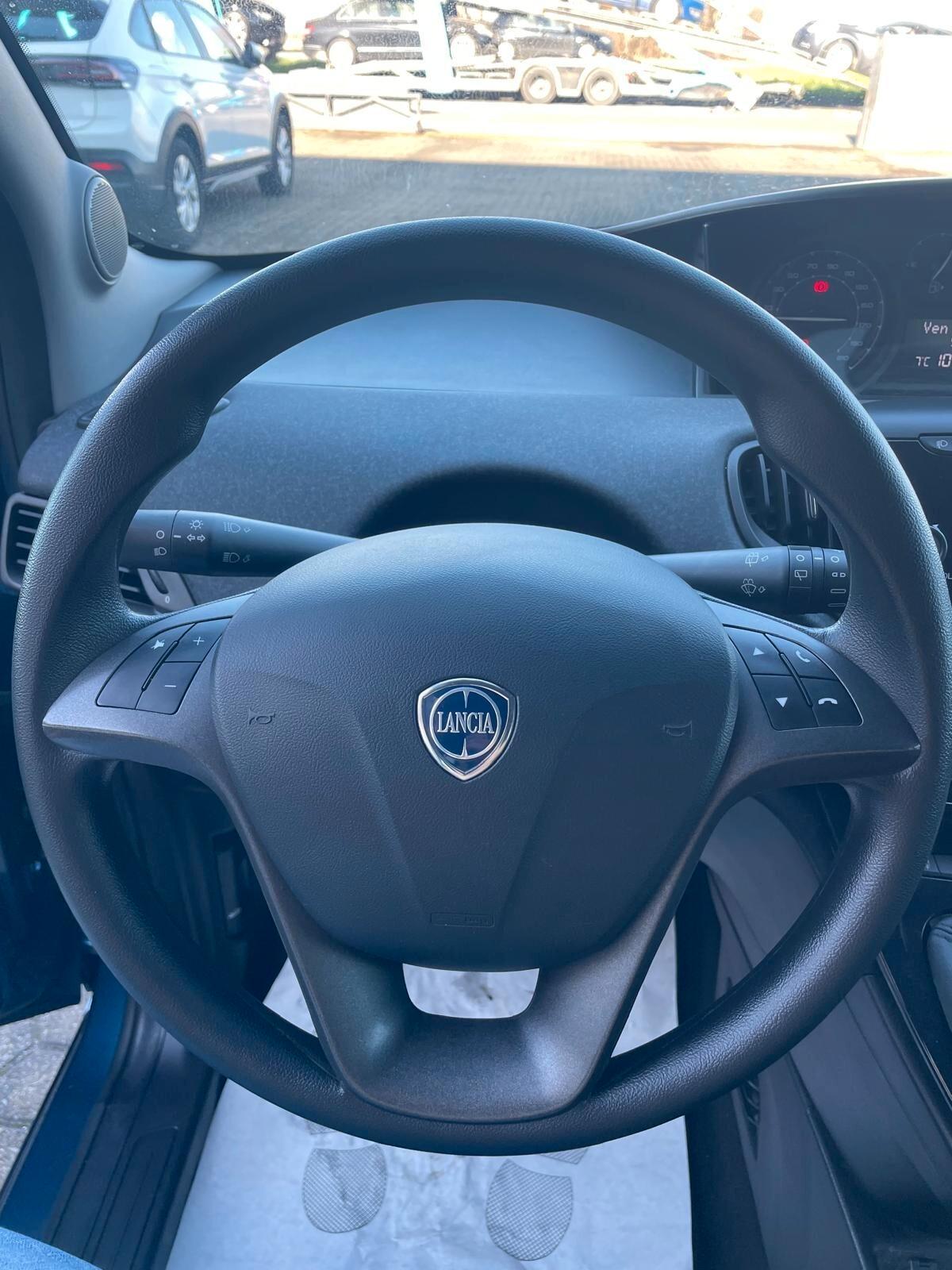 Lancia Ypsilon 1.0 FireFly 5 porte S&S Hybrid Silver Plus