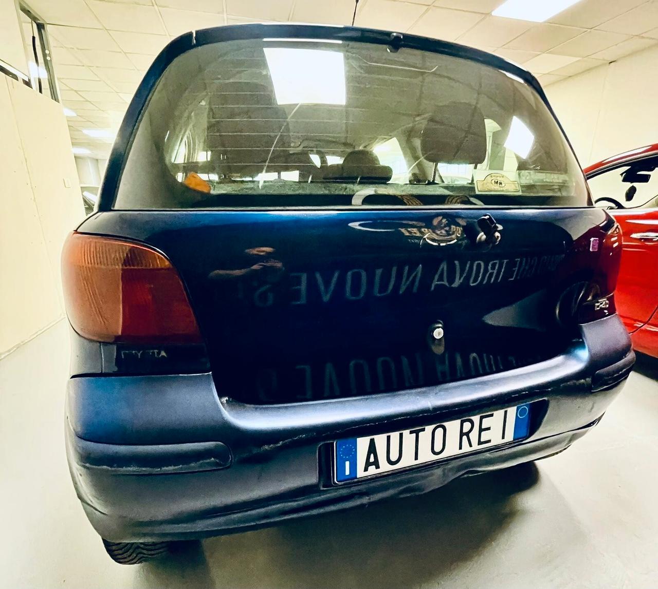 Toyota Yaris 1.4 tdi D-4D cat 5 porte Sol