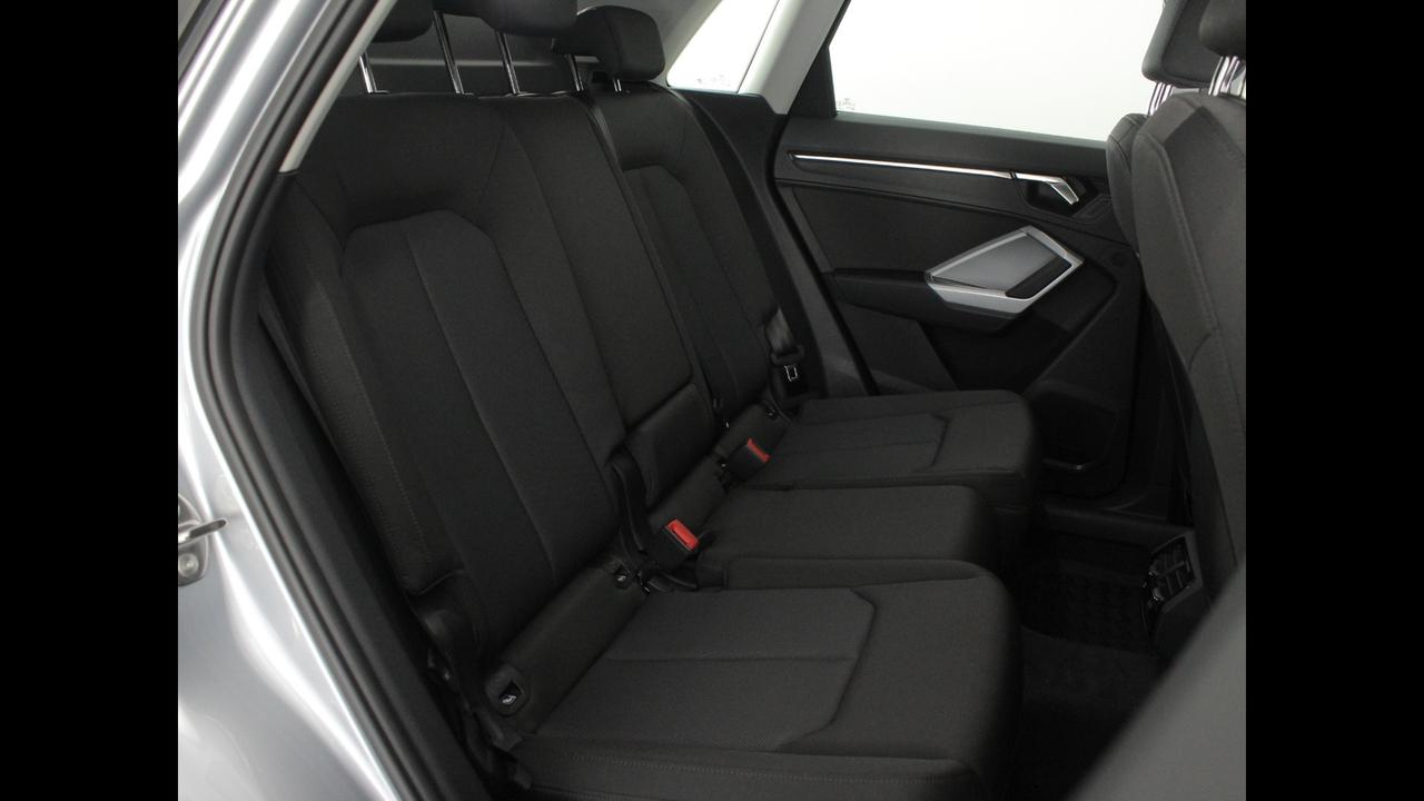 AUDI Q3 II 2018 - Q3 45 1.4 tfsi e Business s-tronic